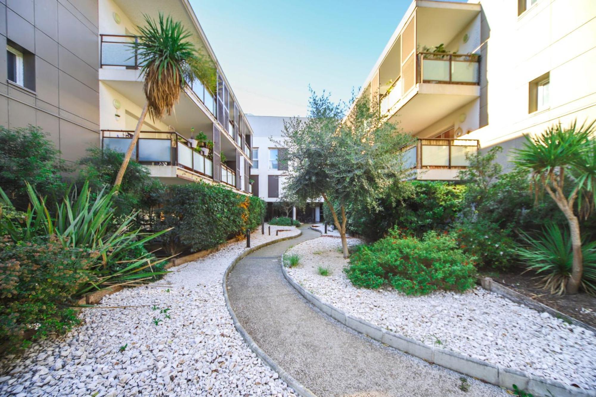 T2 Florescence Proche Montpellier Parking カステルノ・ル・レ エクステリア 写真